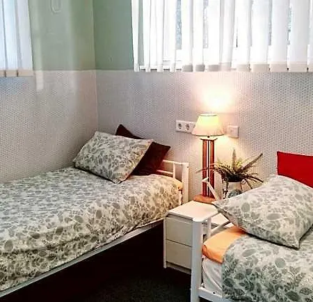 بيت شباب Freedom65 And Caravan تالين