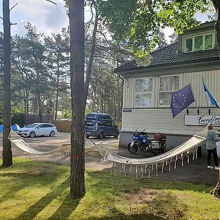 Hostel Freedom65 And Caravan