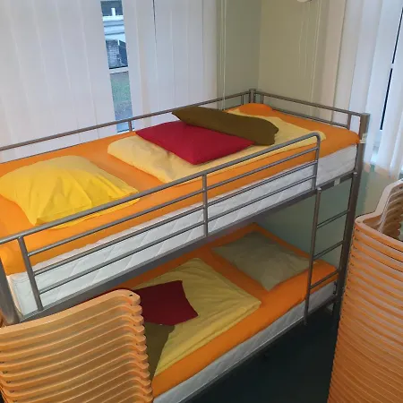 Freedom65 And Caravan Таллин