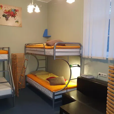 بيت شباب Freedom65 And Caravan *