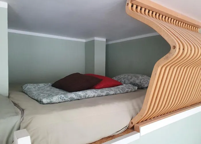 Freedom65 And Caravan Хостел Таллин