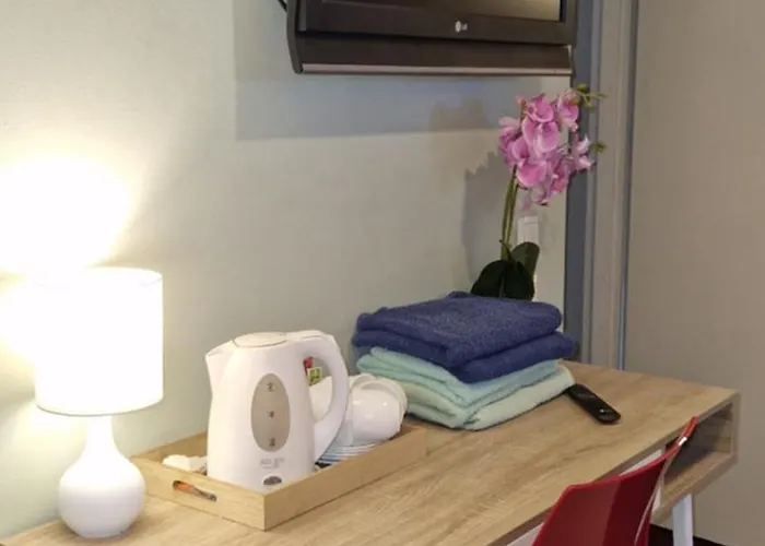 Hostel Freedom65 And Caravan