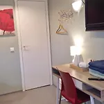 Freedom65 And Caravan Hostel *