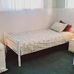 Freedom65 And Caravan Hostel *