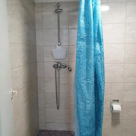 Freedom65 And Caravan Hostel