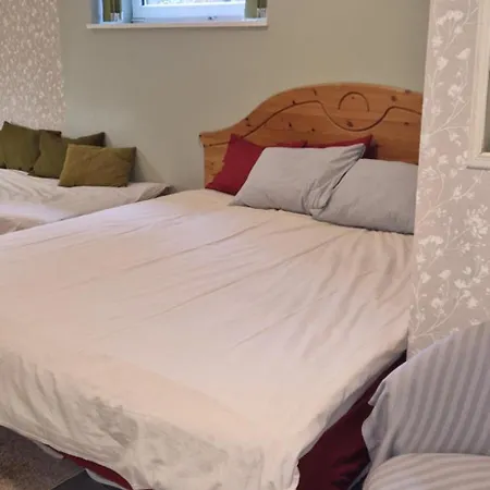 Freedom65 And Caravan Hostel