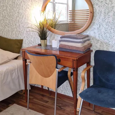 Freedom65 And Caravan Hostel Tallin