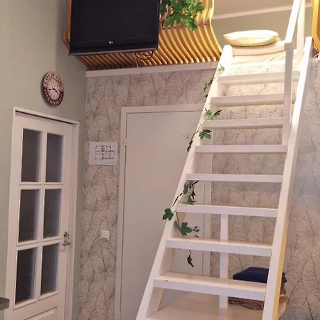 Freedom65 And Caravan Hostel Tallin