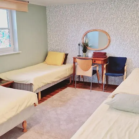 Hostel Freedom65 And Caravan Tallin