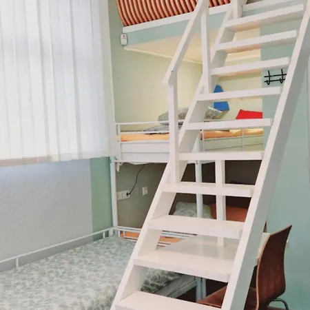 Hostel Freedom65 And Caravan Tallin