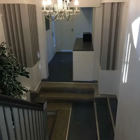 Hostel Freedom65 And Caravan Tallin