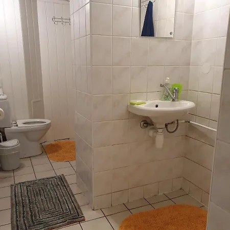 Hostel Freedom65 And Caravan Tallin